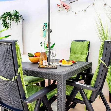 Amazing Three With Balcony Apartment *