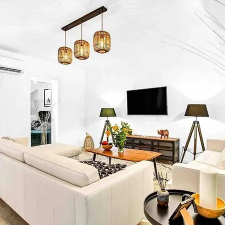 Amazing Three With Balcony Apartment Marbella